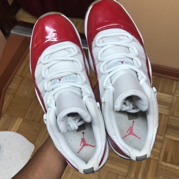 2016 Jordan 11 Retro Low Cherry - Picture 16 of 17